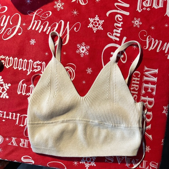 Assorted XS Crop Tops - Picture 7 of 9